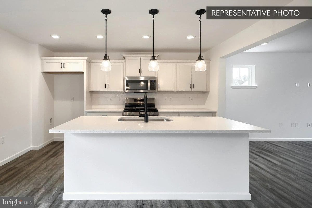 Pin Oak Dr photo 9