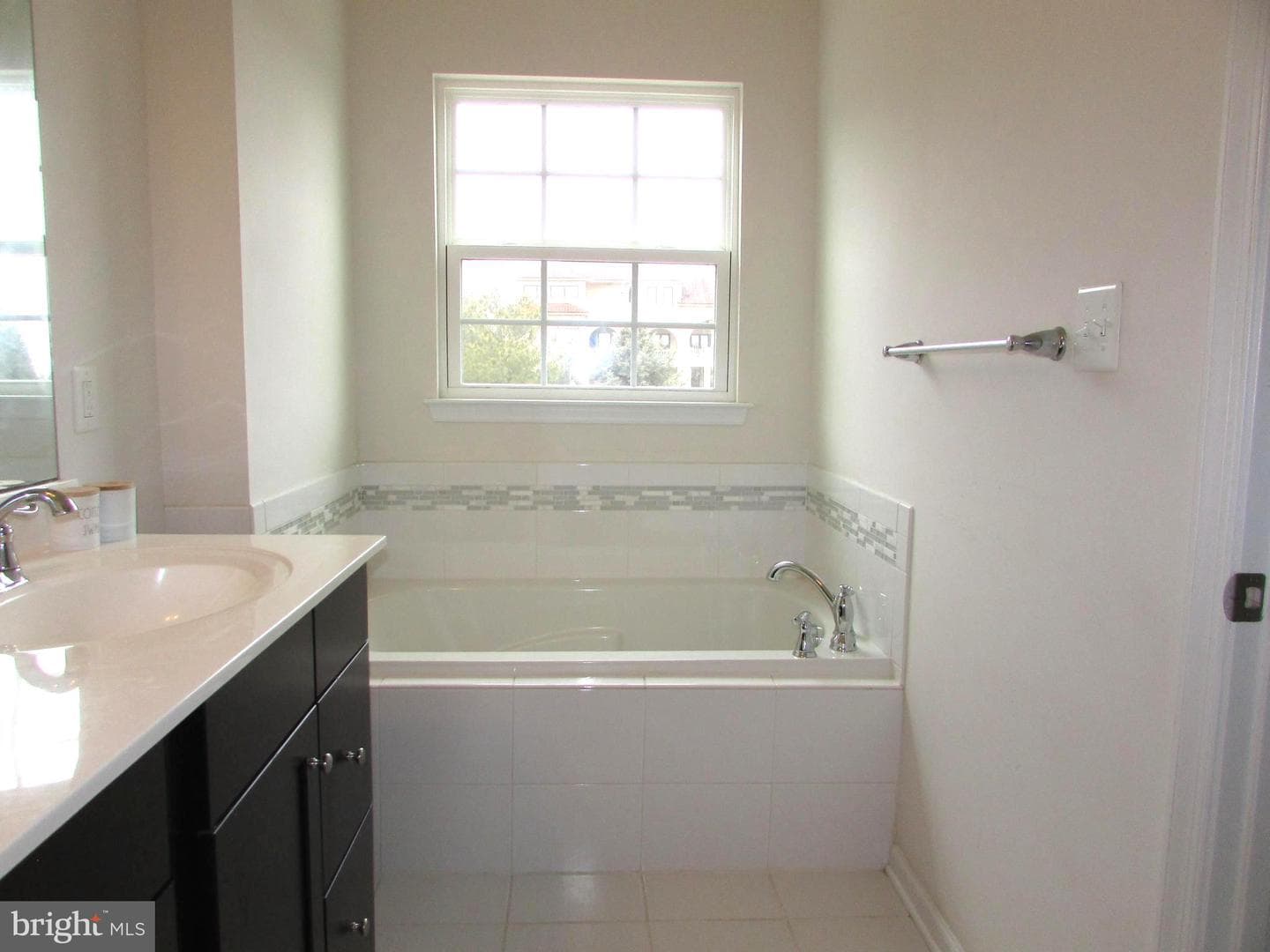 7906 Erinvale Lane photo 8