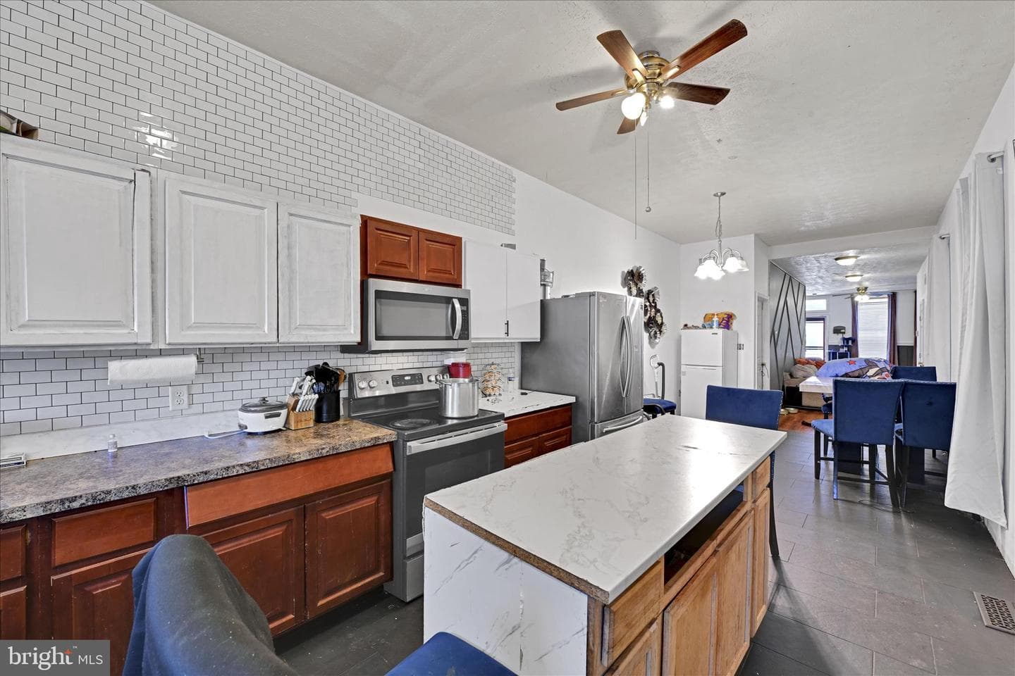 321 E Poplar Street photo 11