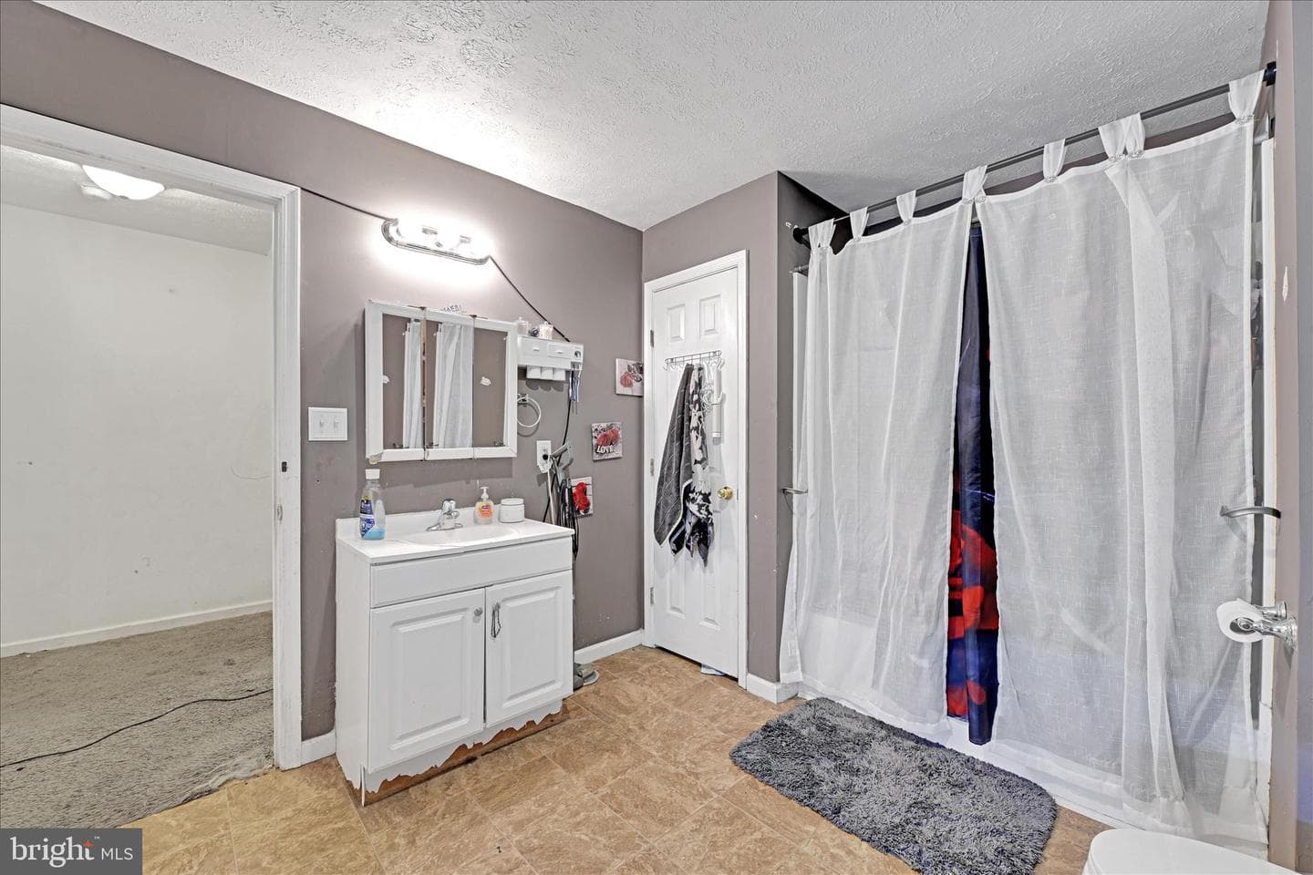 321 E Poplar Street photo 17