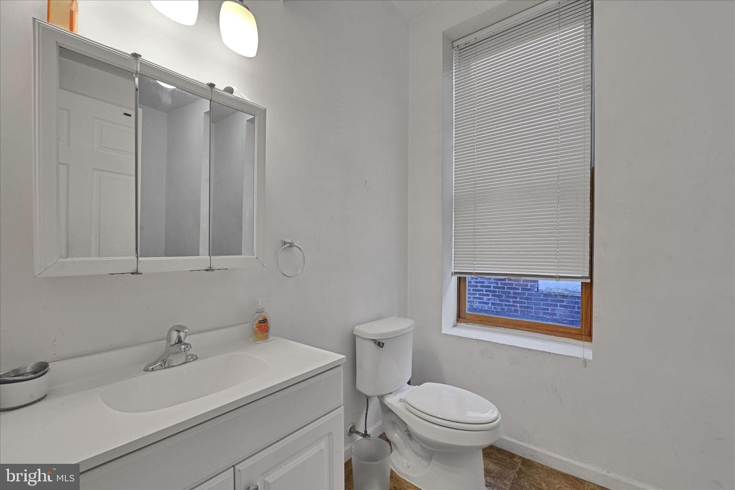 321 E Poplar Street photo 21