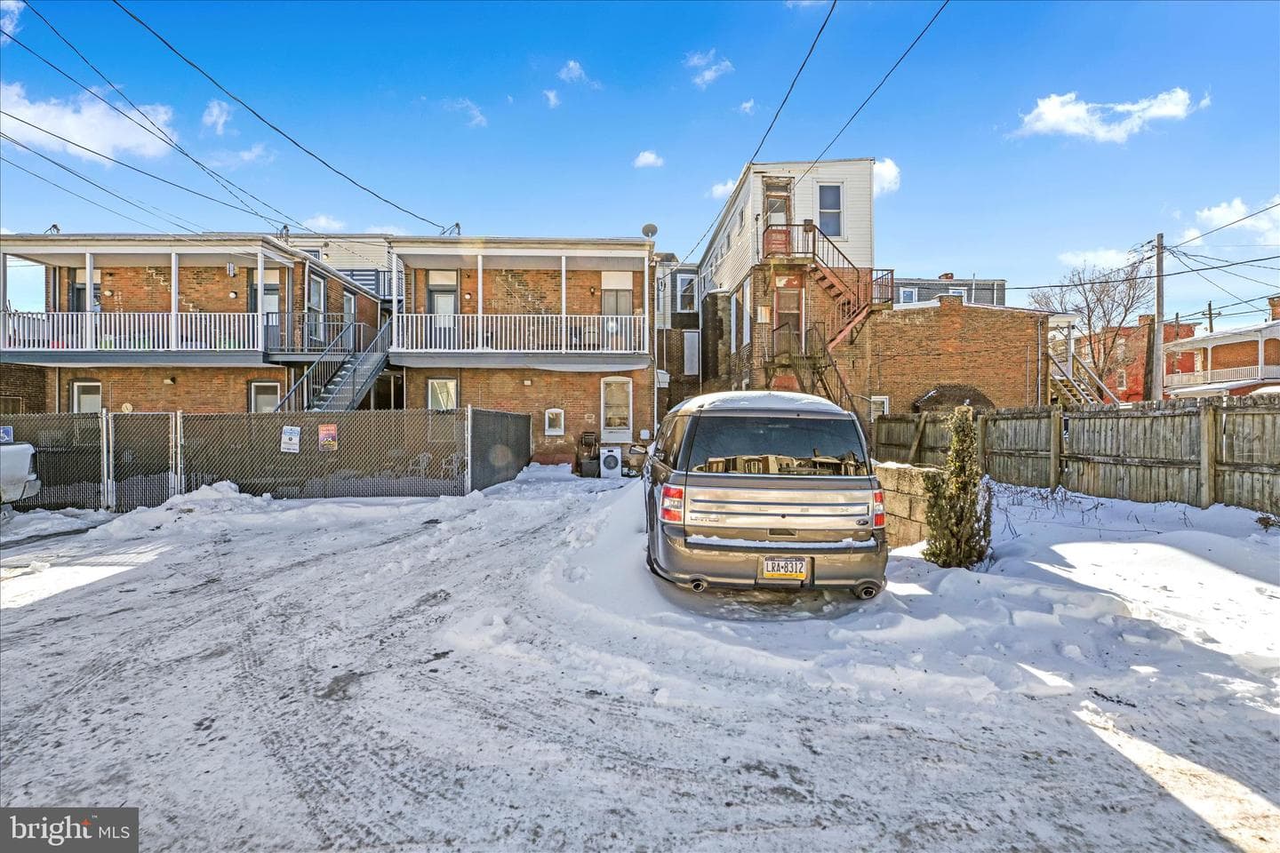 321 E Poplar Street photo 30