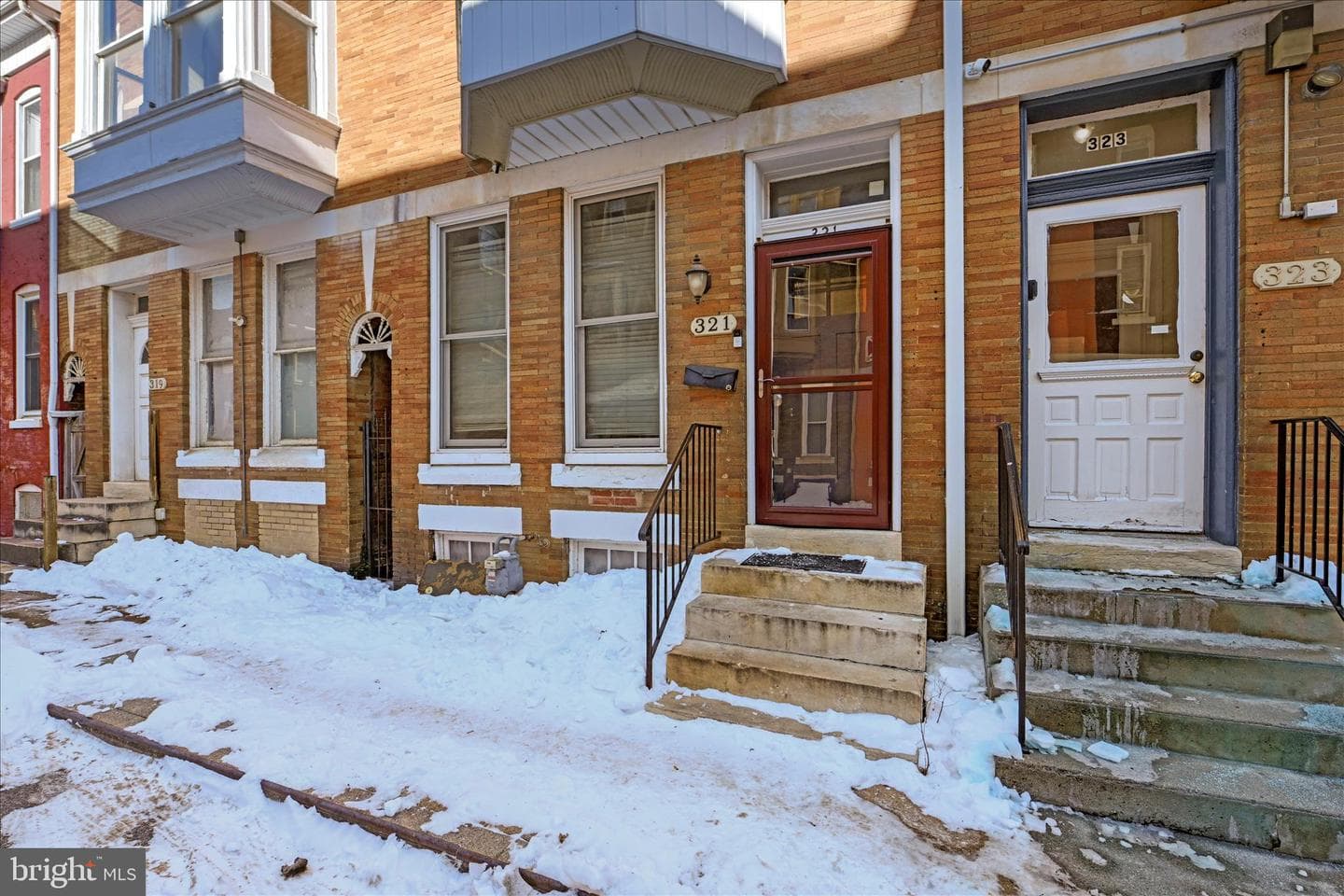 321 E Poplar Street photo 5