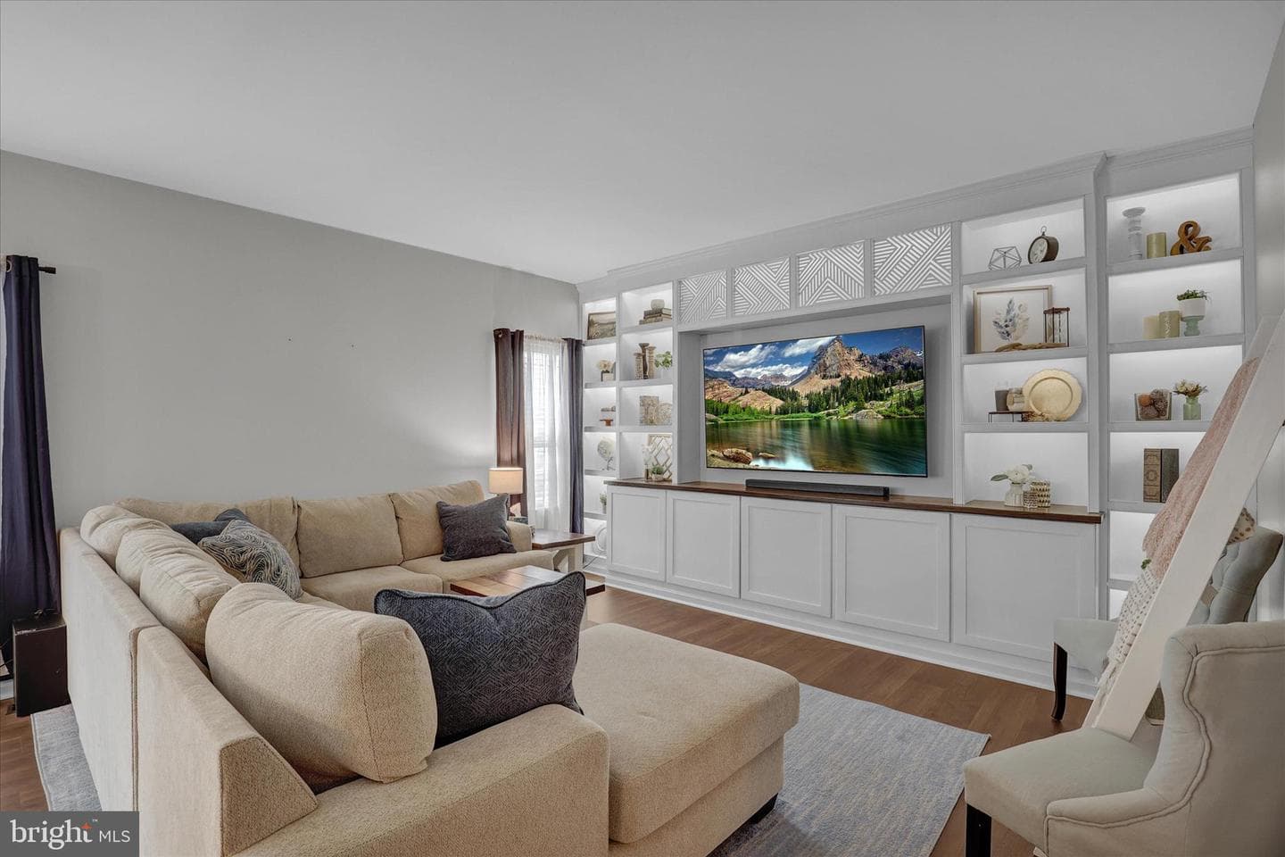 90 Thoroughbred Drive photo 9