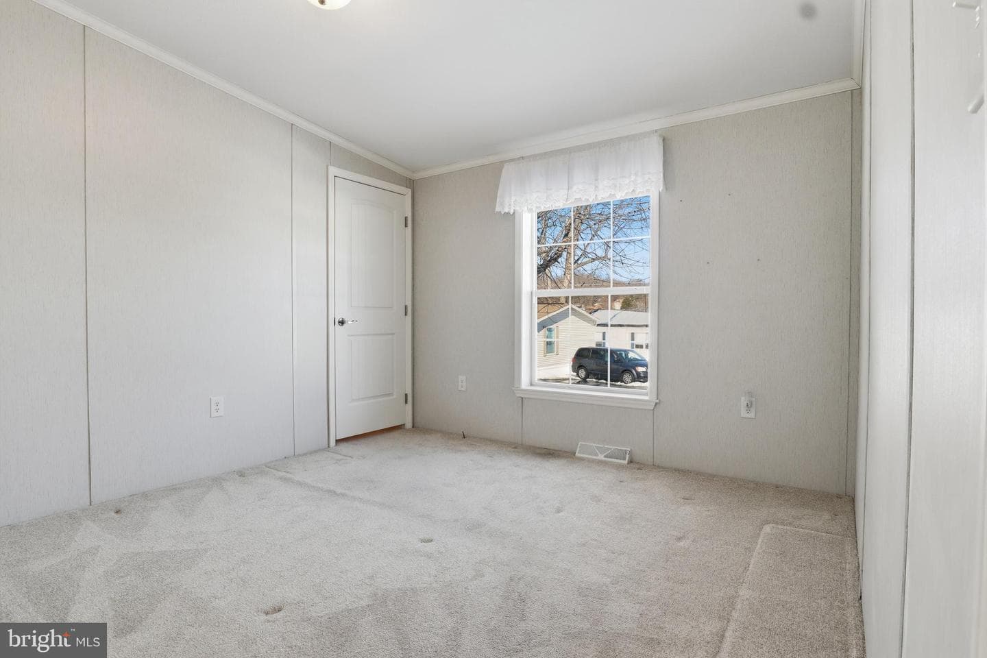 301 Robin Drive photo 16