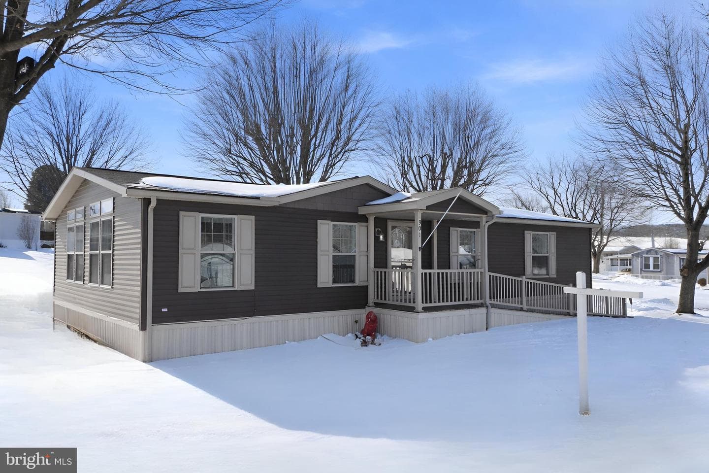 301 Robin Drive photo 2