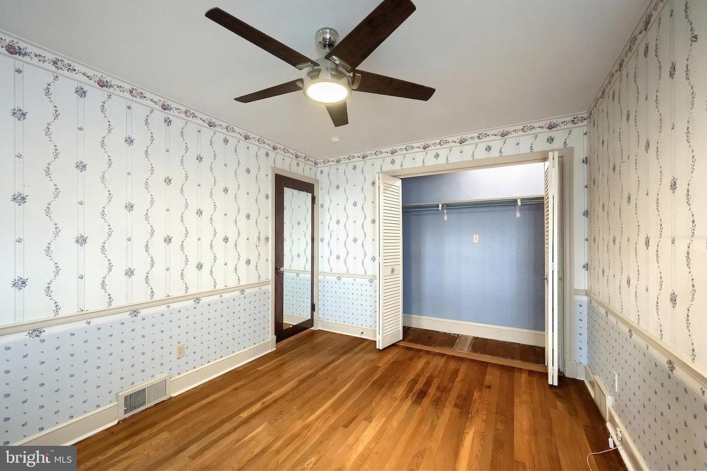501 Hartman Avenue photo 27