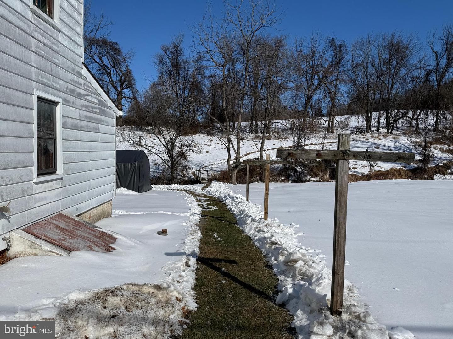 5493 Lehman Road photo 2