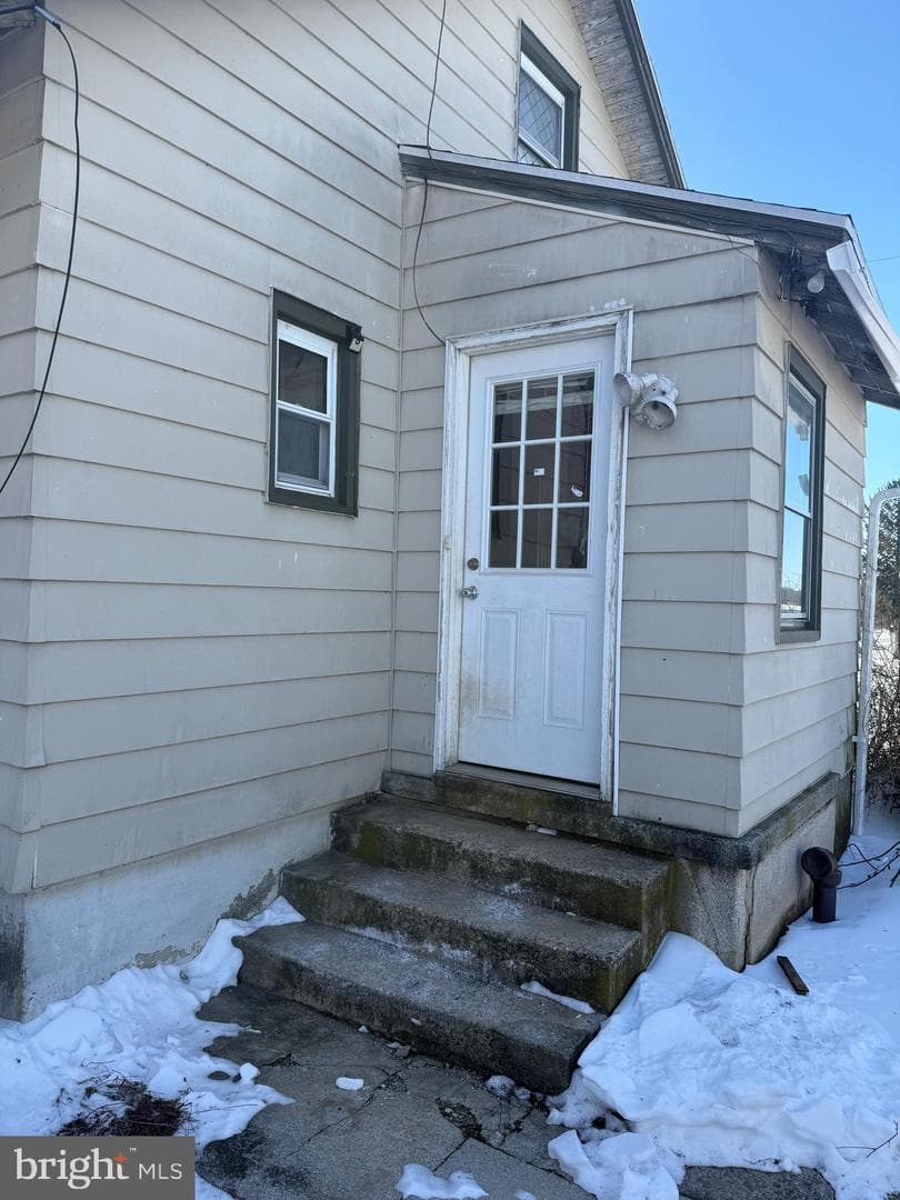 5933 Lincoln Highway W photo 3