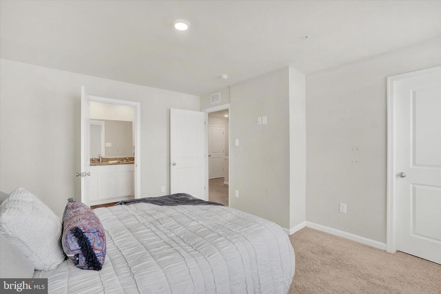 635 Locust Run Drive photo 16