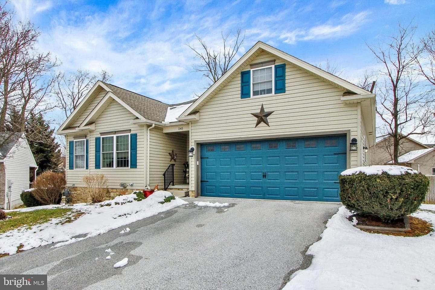 245 Kennedy Court photo 4