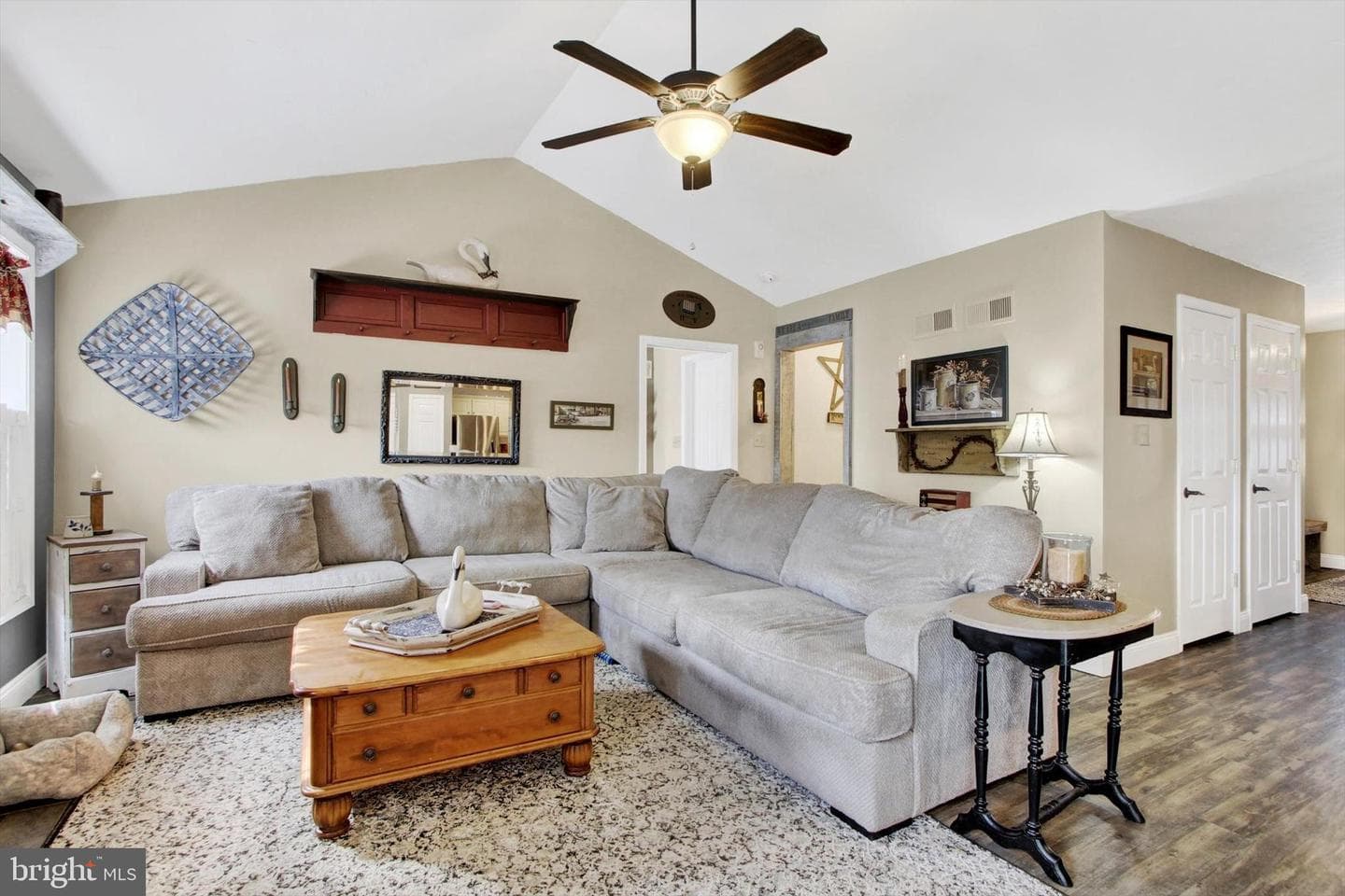 245 Kennedy Court photo 6