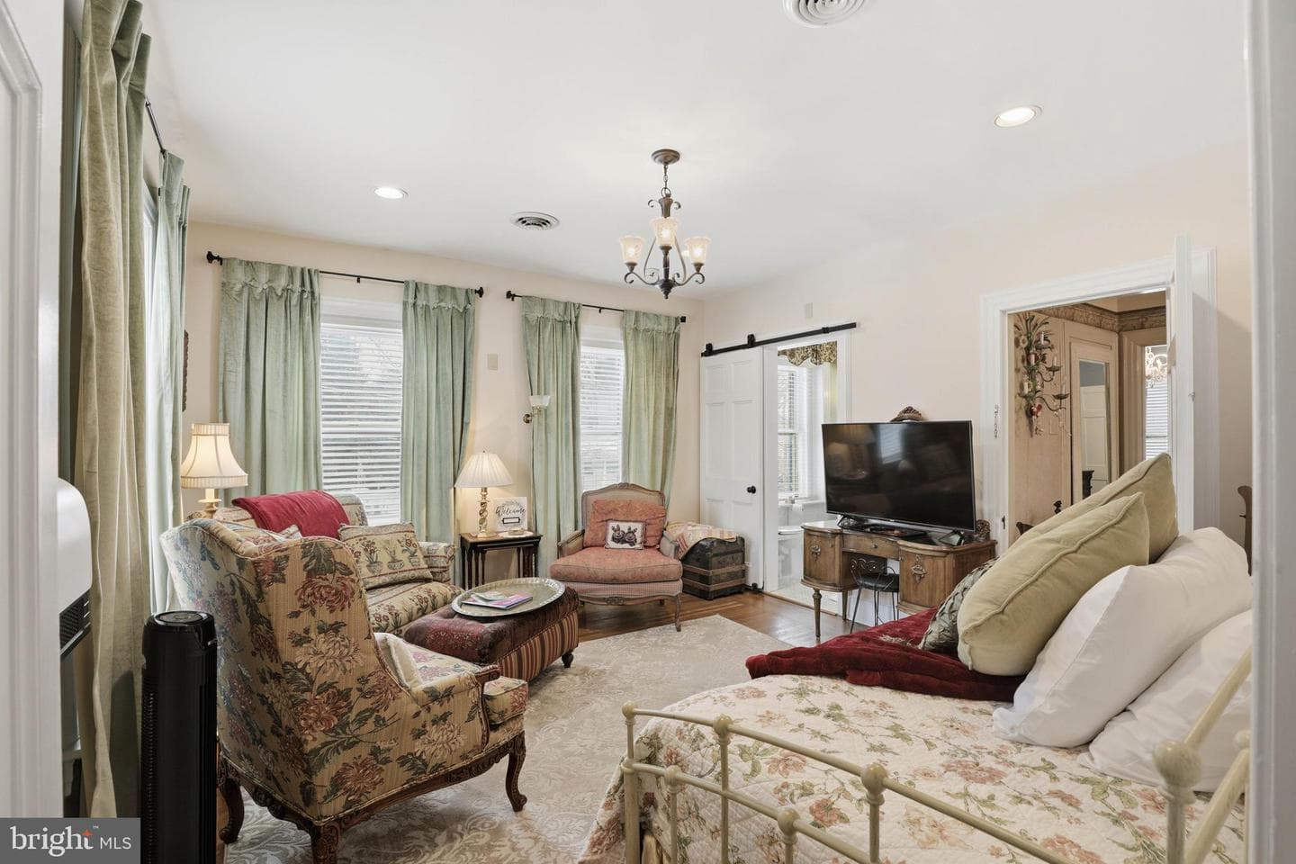 252 Frederick Street photo 35