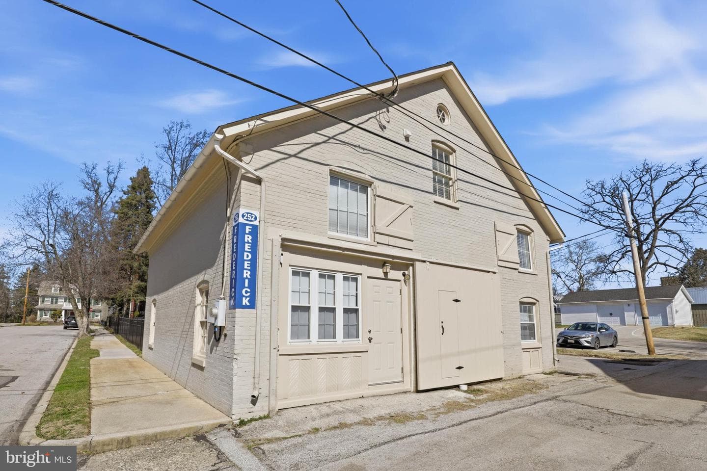 252 Frederick Street photo 65