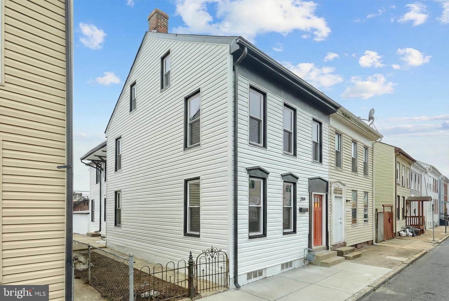 204 Park Place photo 3