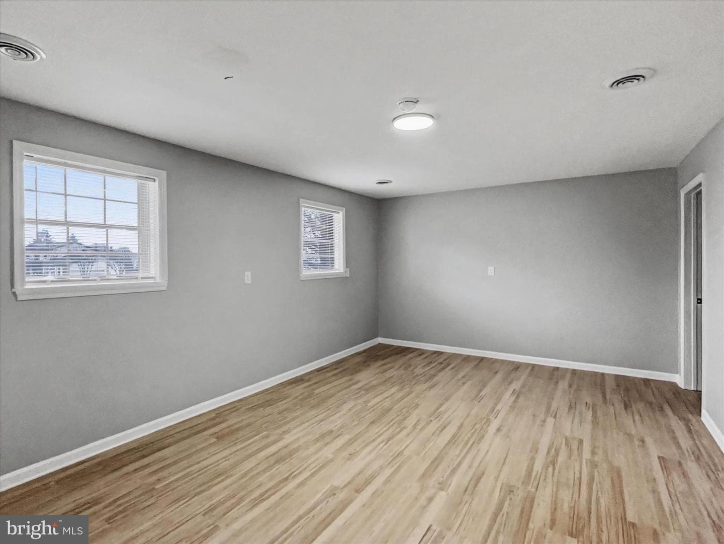 1360 Breezeview Drive photo 18