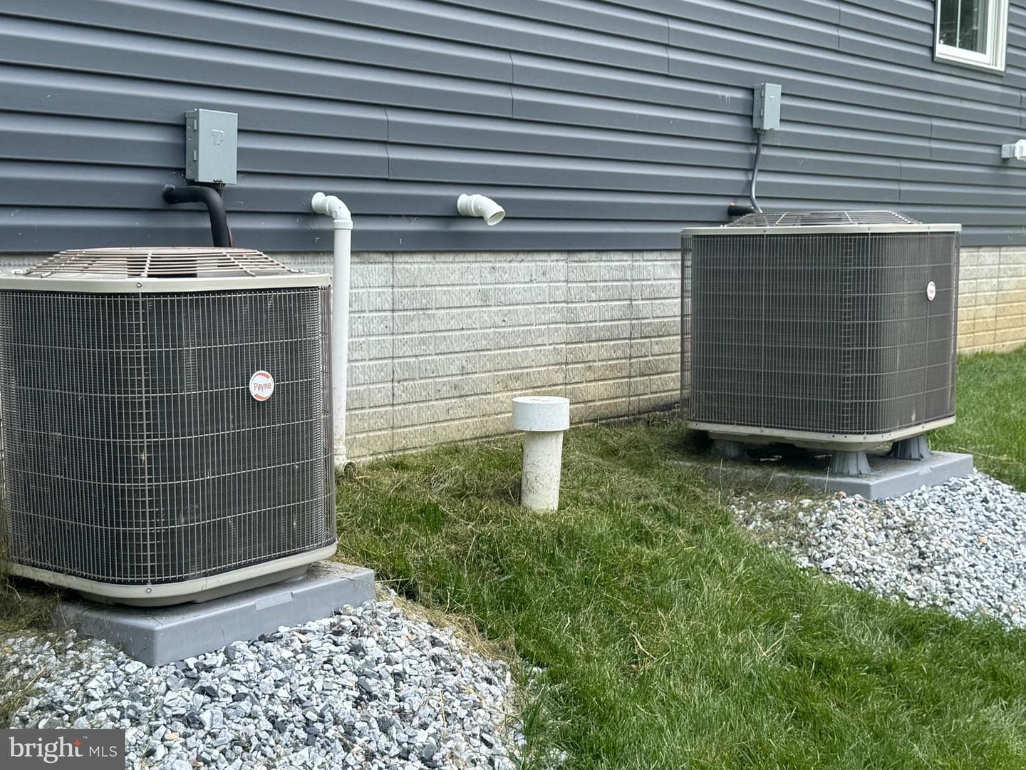 731 Locust Grove Rd photo 3