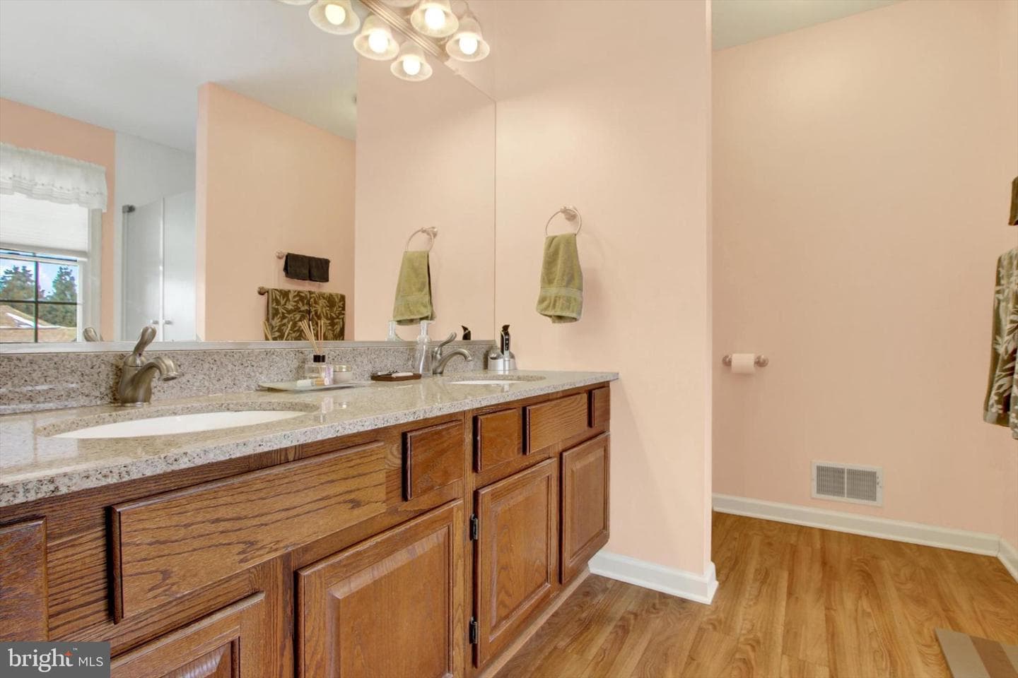 344 Foxleigh Drive photo 22