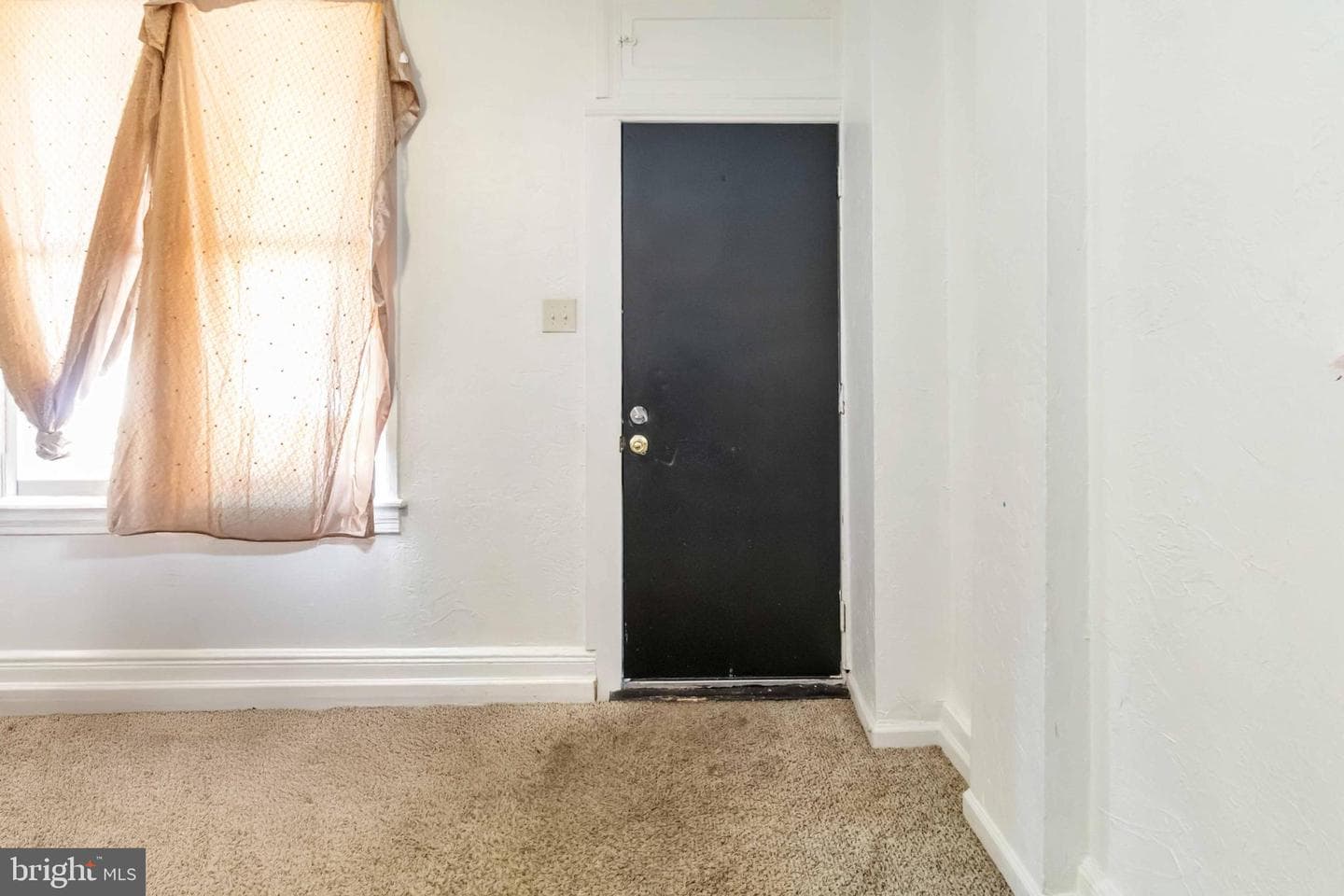 414 S Pershing Ave photo 3