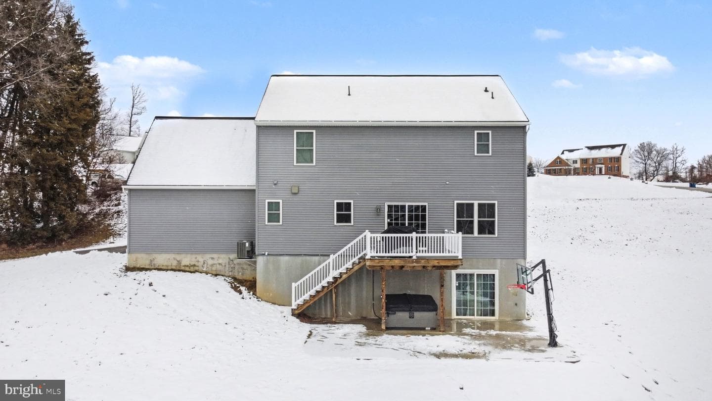 57 Chateau Circle photo 23
