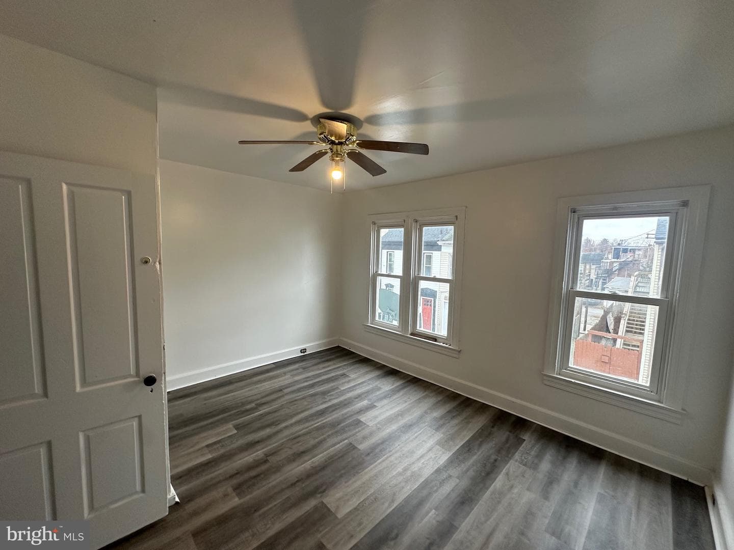 209 Park Pl photo 9