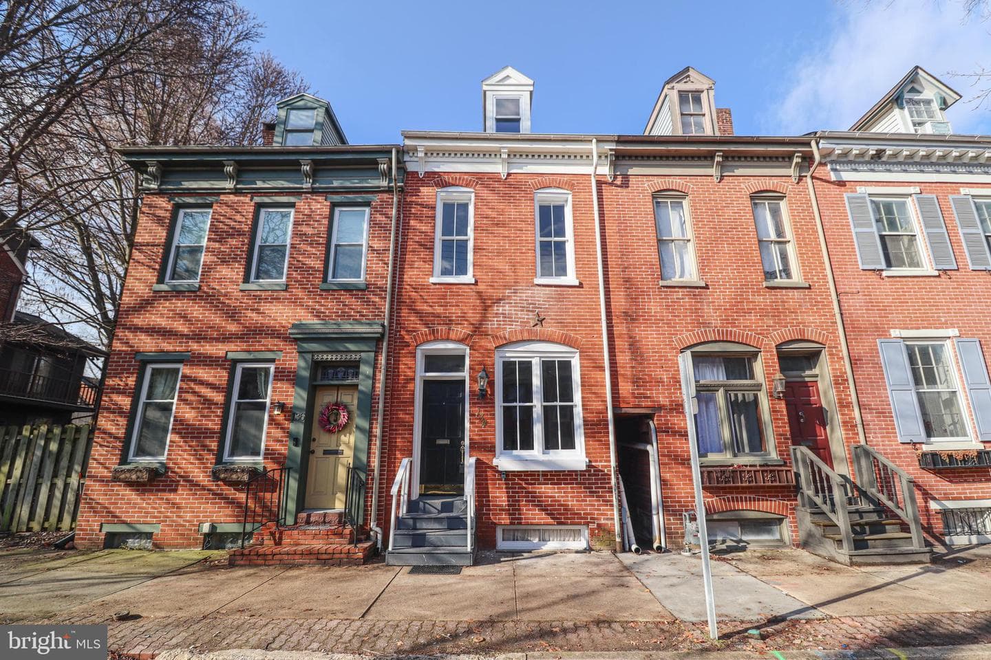 134 S Newberry Street photo 2