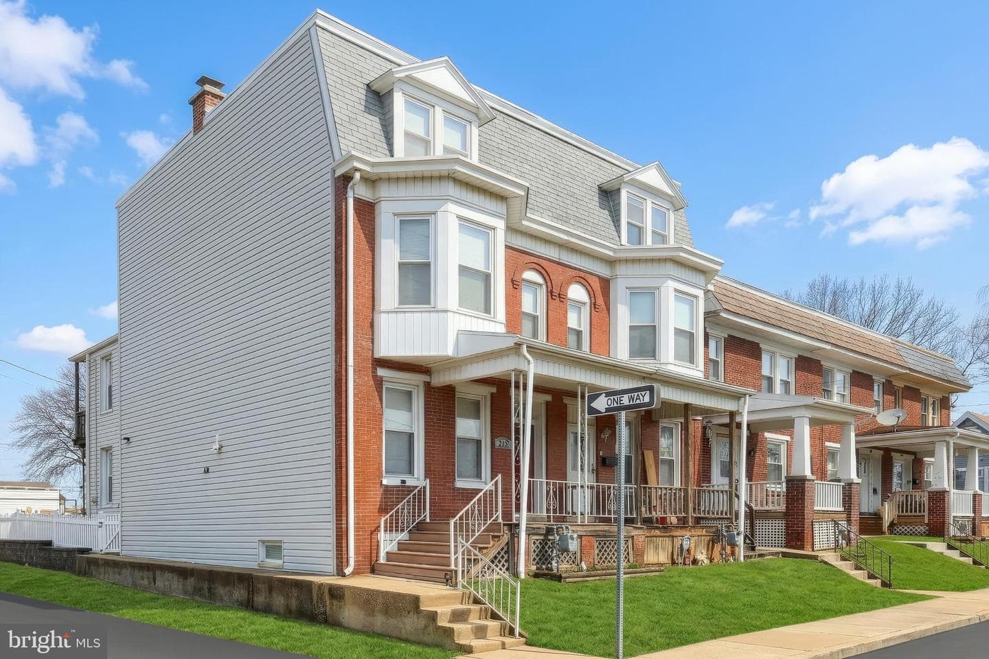 213 Parkway Boulevard photo 2