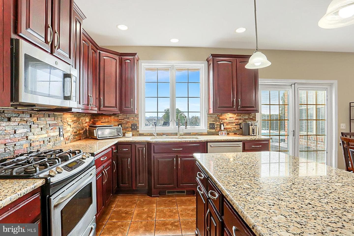 1563 Winsford Lane photo 22