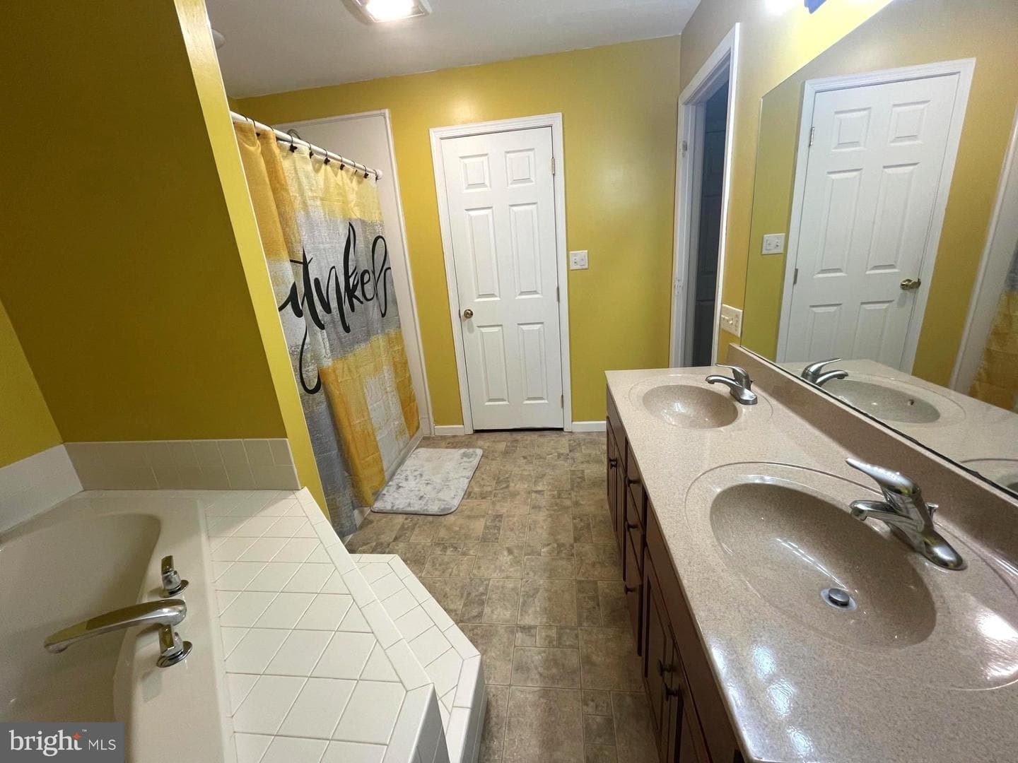 190 Biglar Court photo 28