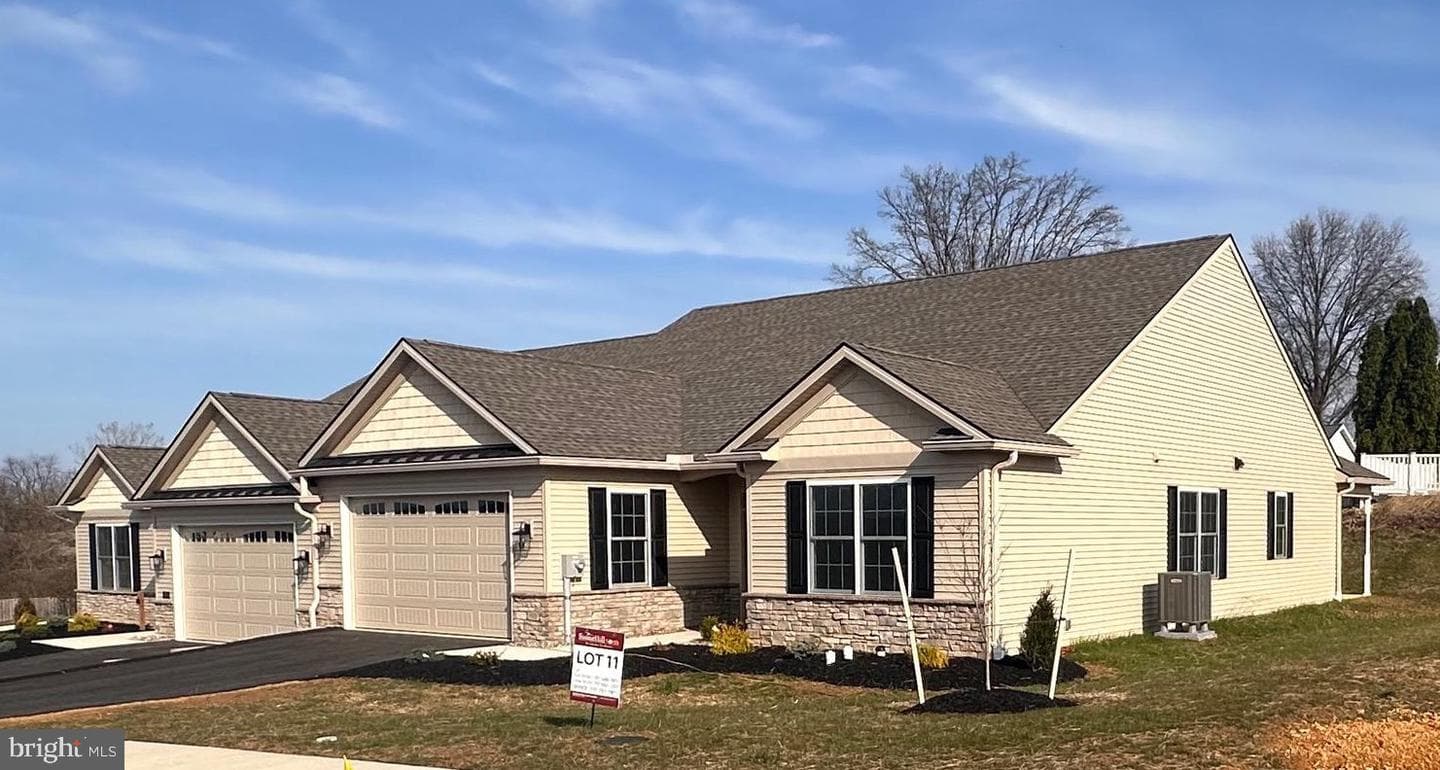 620 Bluff Stone Dr, York