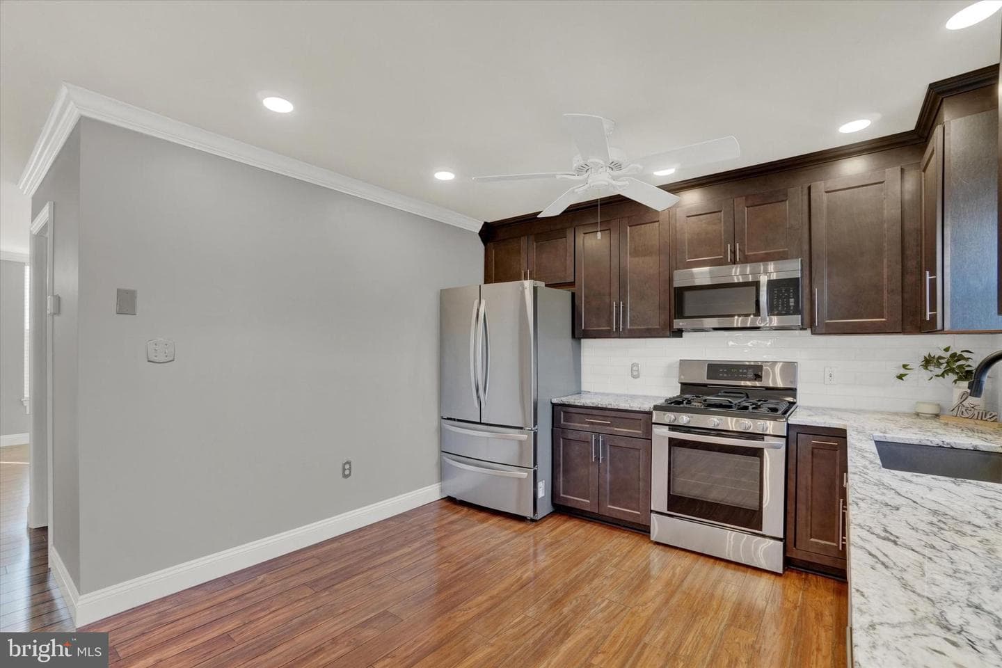 2859 Woodmont Drive photo 8