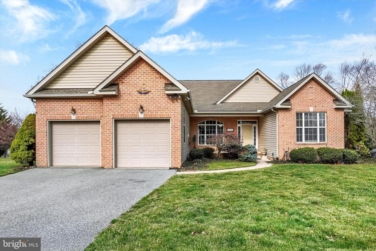1216 Winding Oak Drive, York
