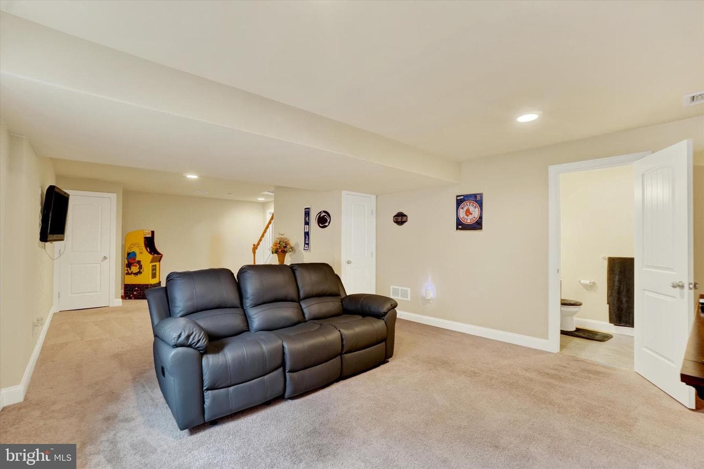 255 Andrew Drive photo 22