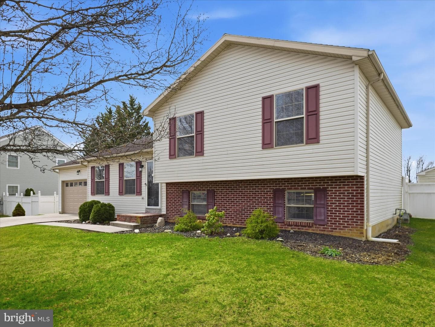 1678 Beech Lane photo 3