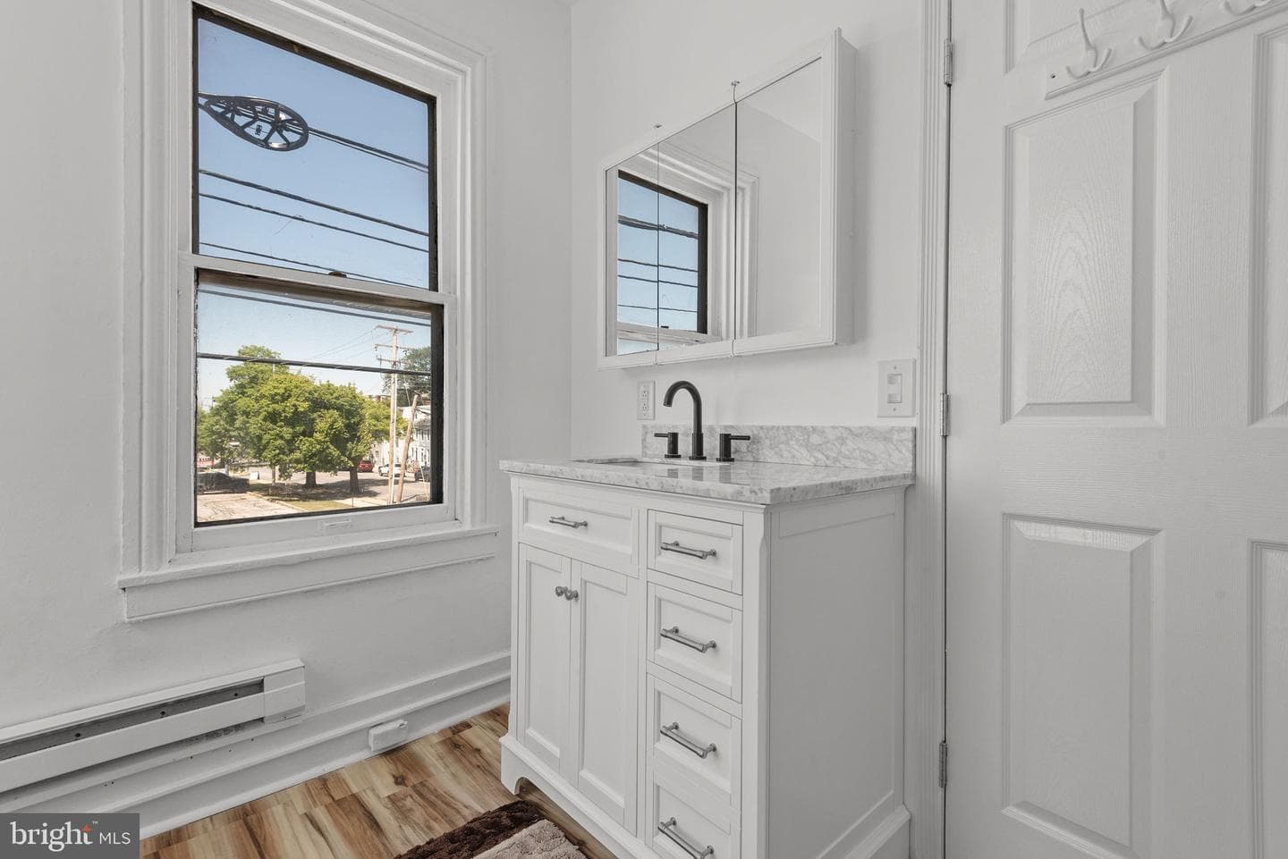 126 N Queen Street photo 19