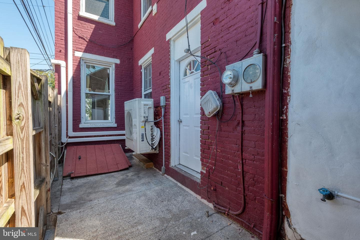 126 N Queen Street photo 27