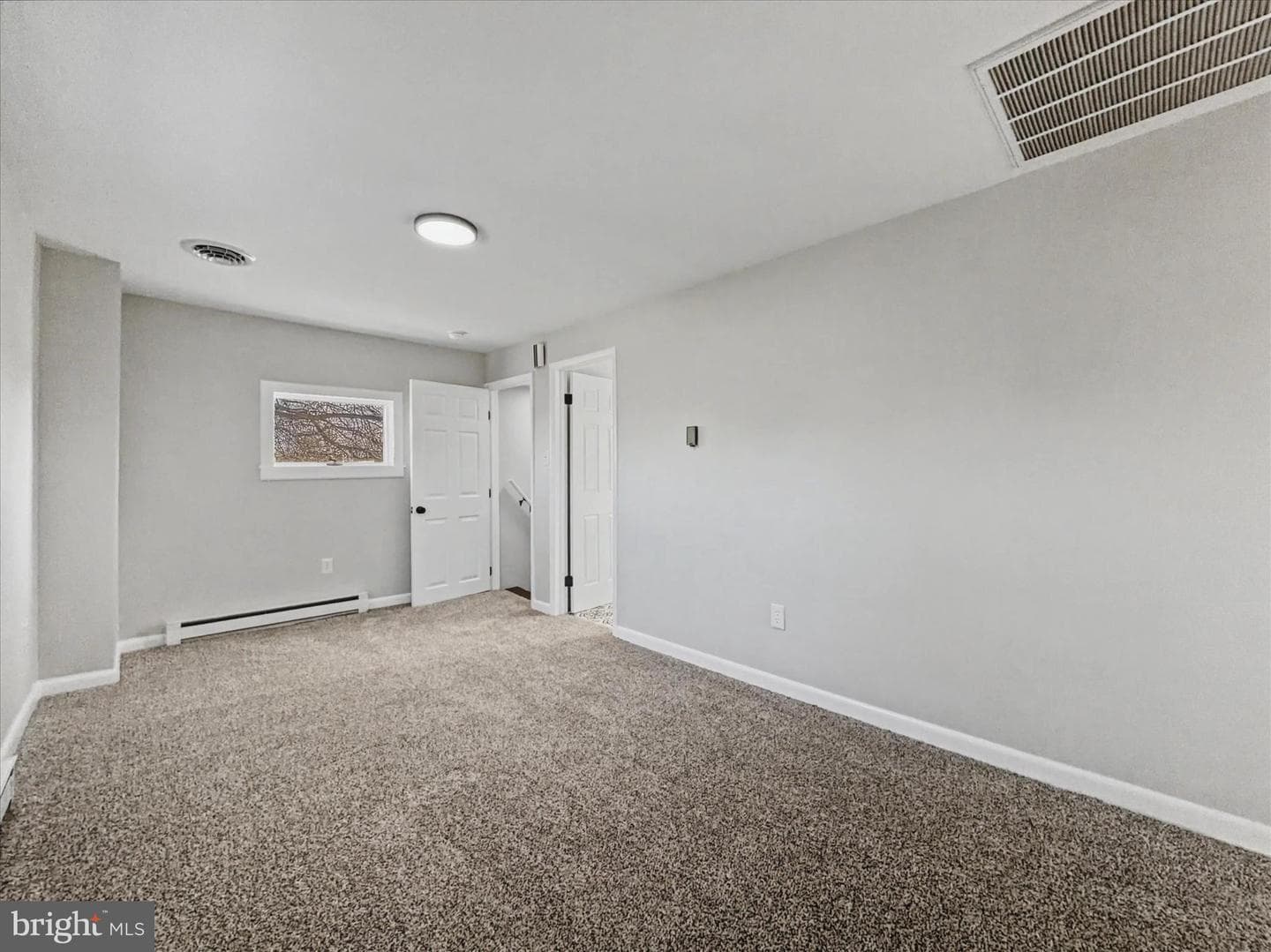 303 York Road photo 18