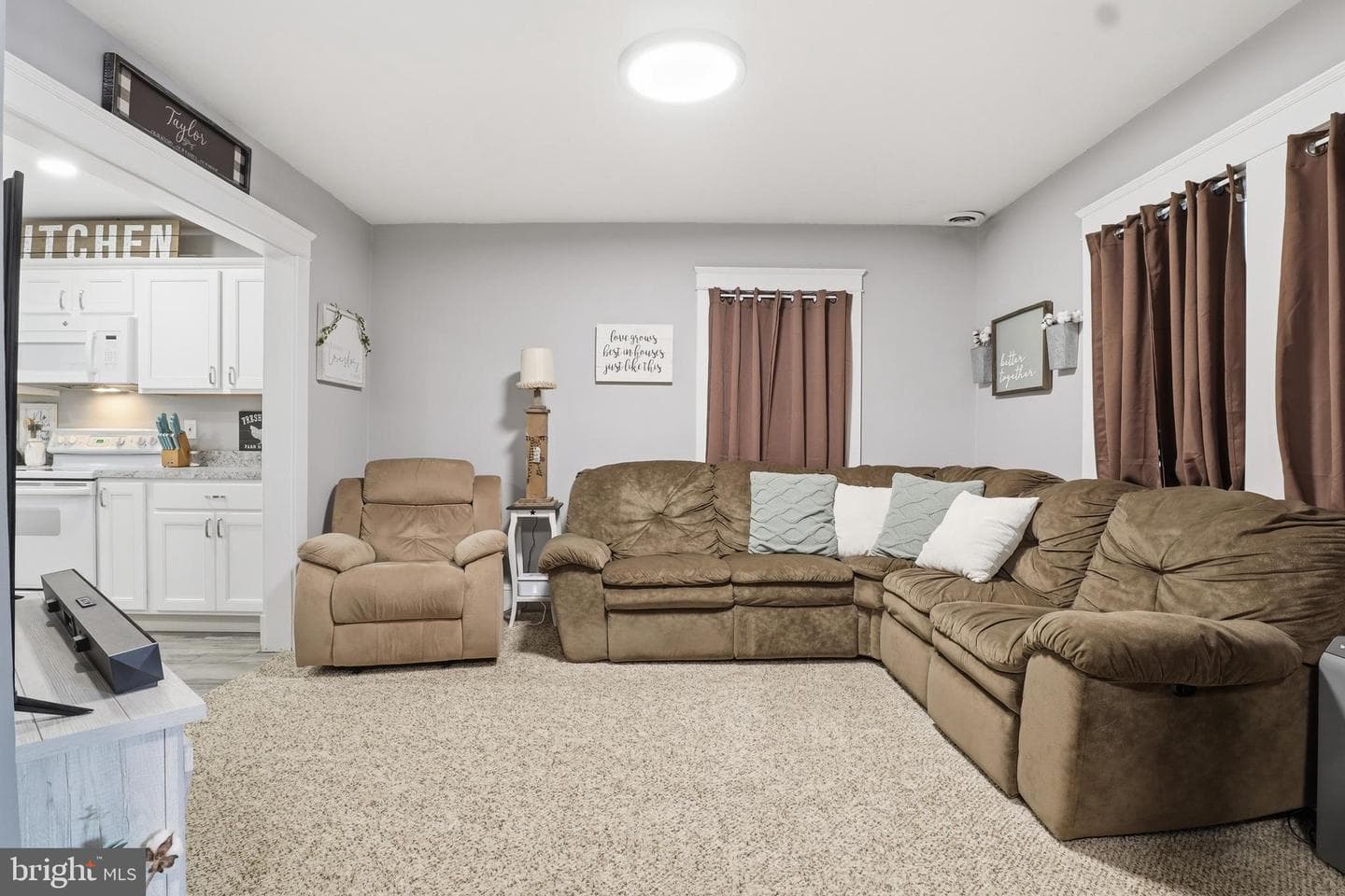 538 York Street photo 6