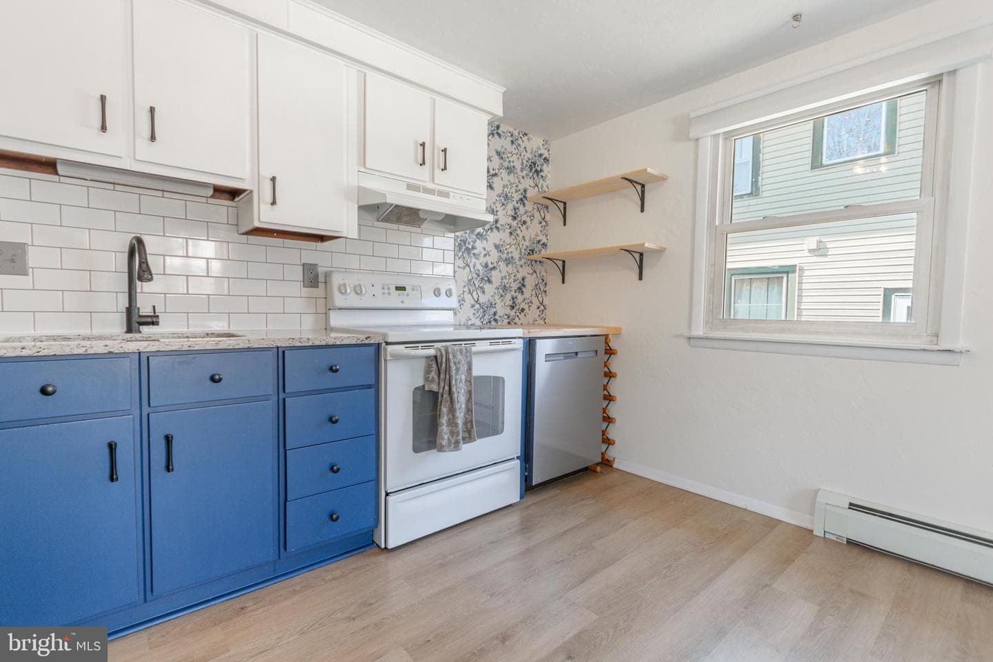 282 E Broadway photo 12