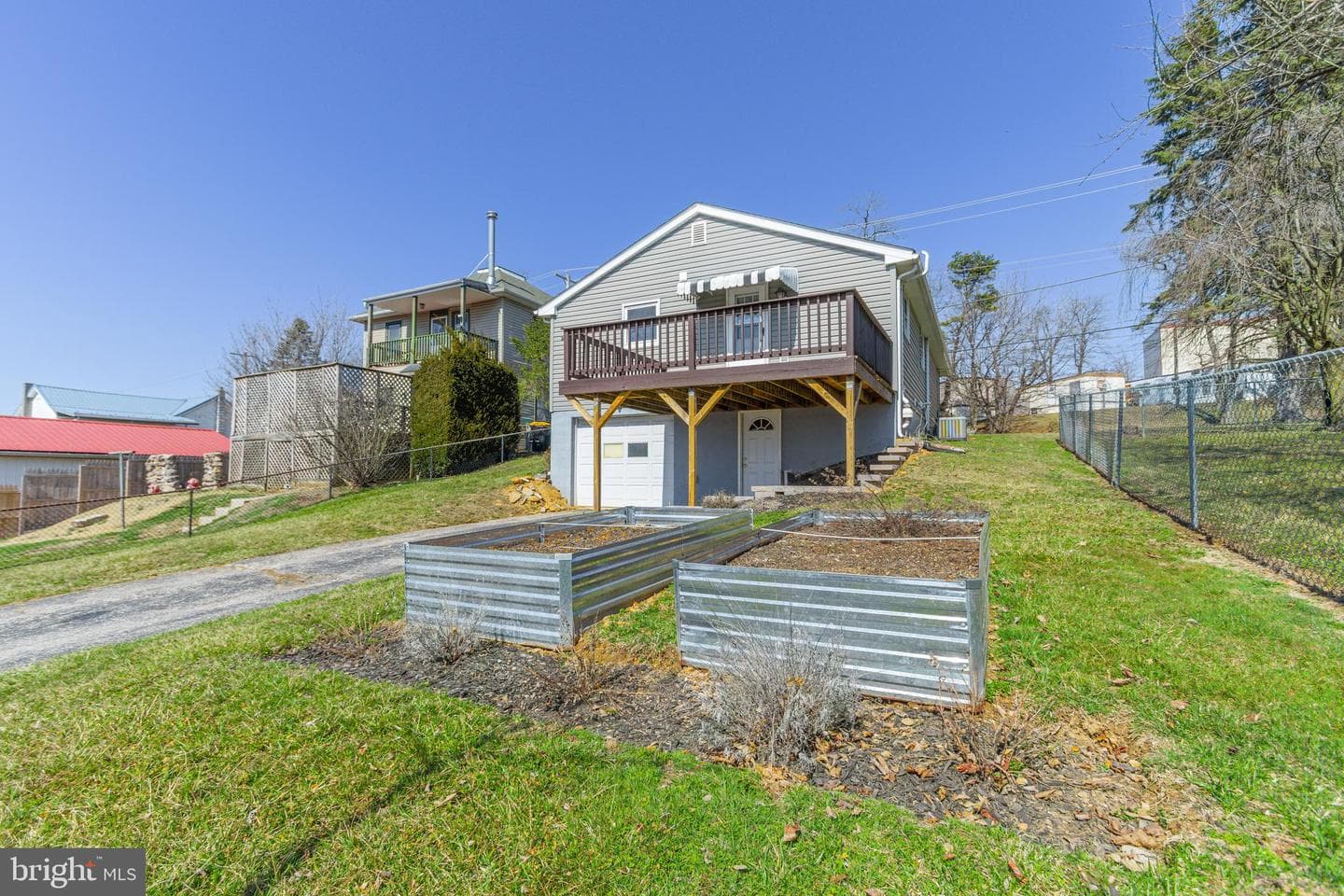 282 E Broadway photo 38