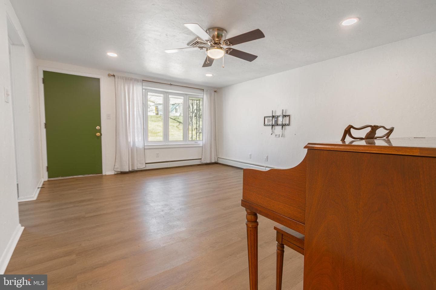 282 E Broadway photo 6