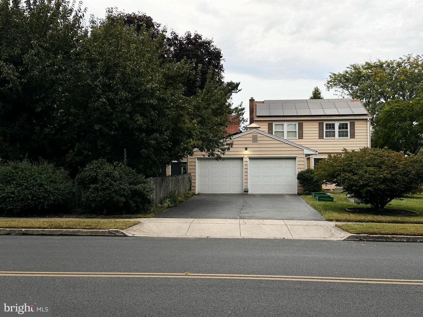 966 Mccosh Street photo 2