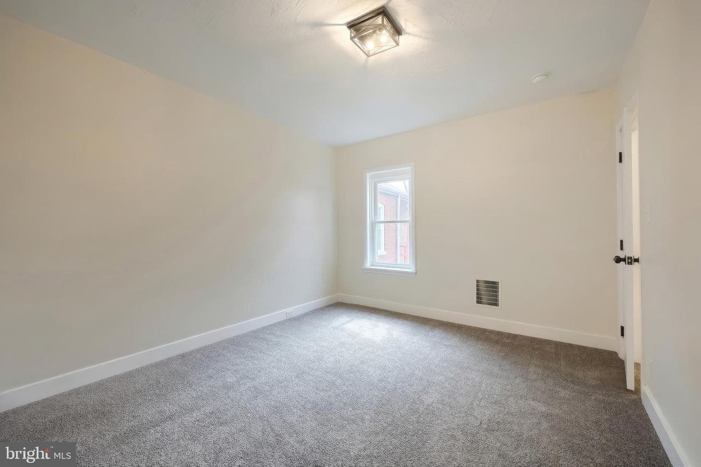 442 E Prospect Street photo 19