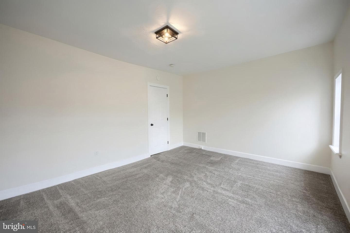 442 E Prospect Street photo 24