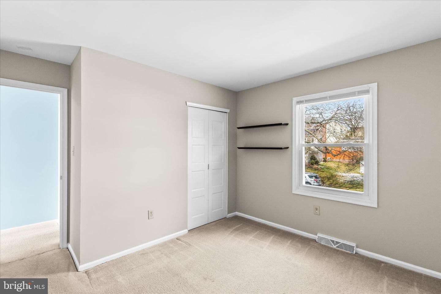 686 Cortland Drive photo 27