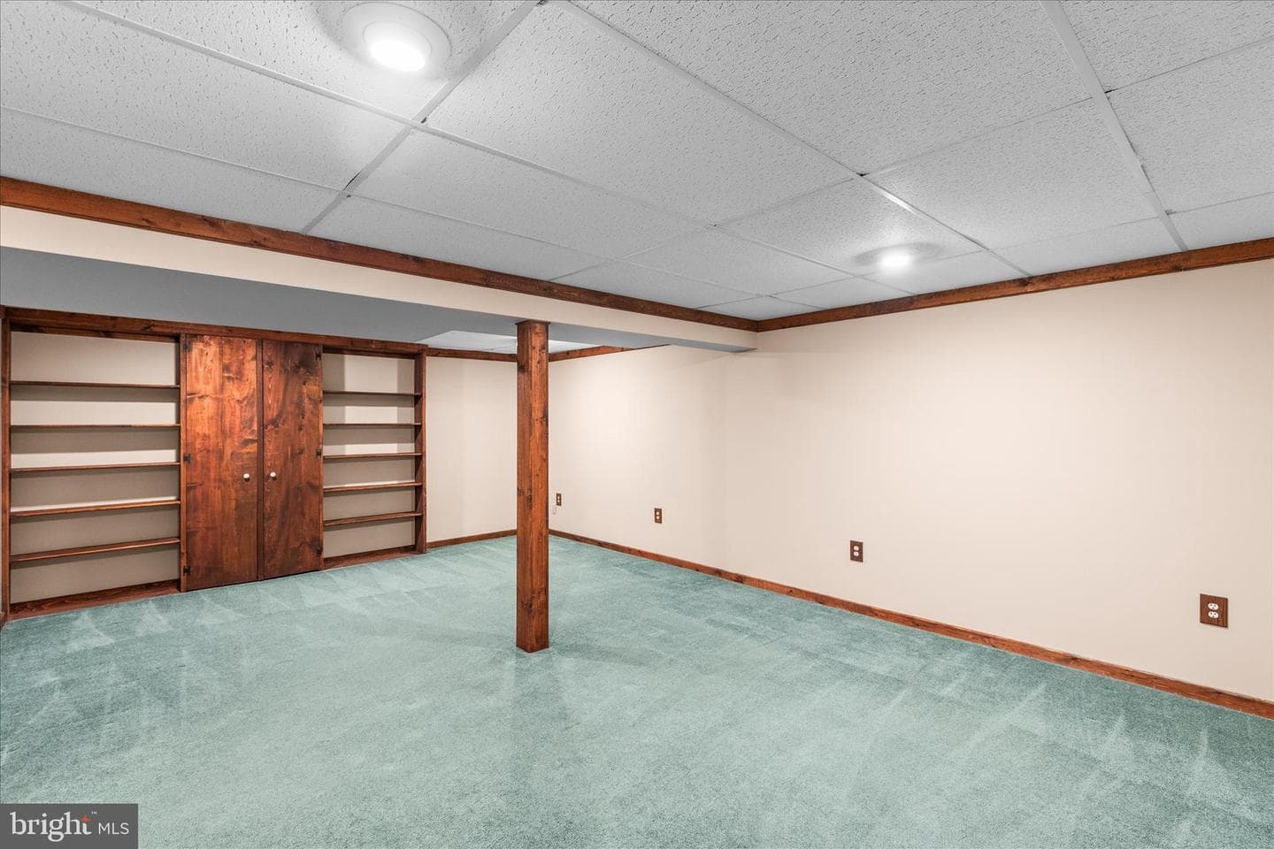 686 Cortland Drive photo 30