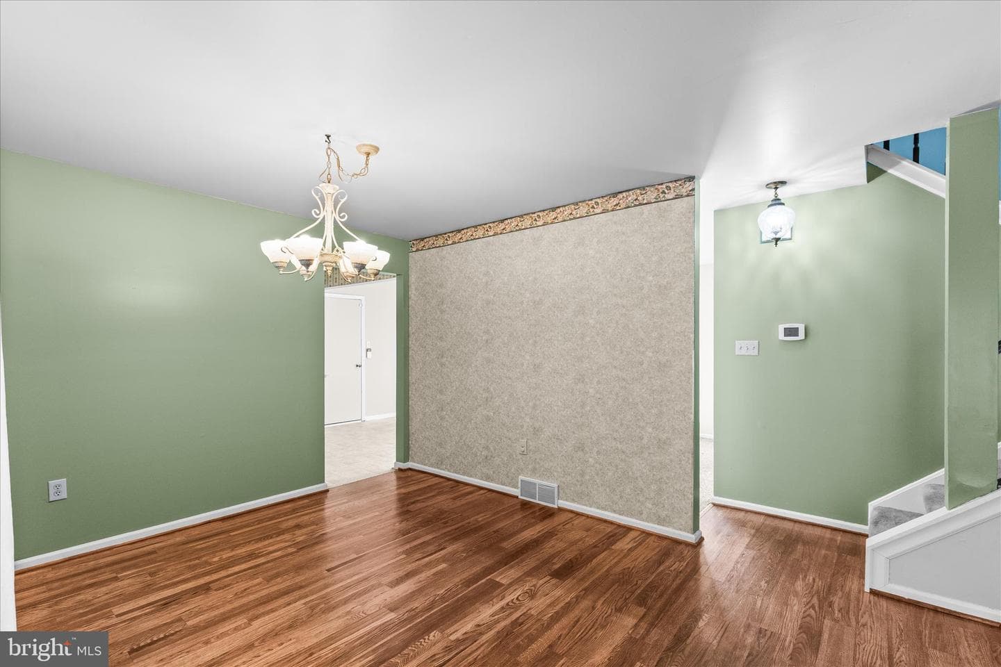 686 Cortland Drive photo 7