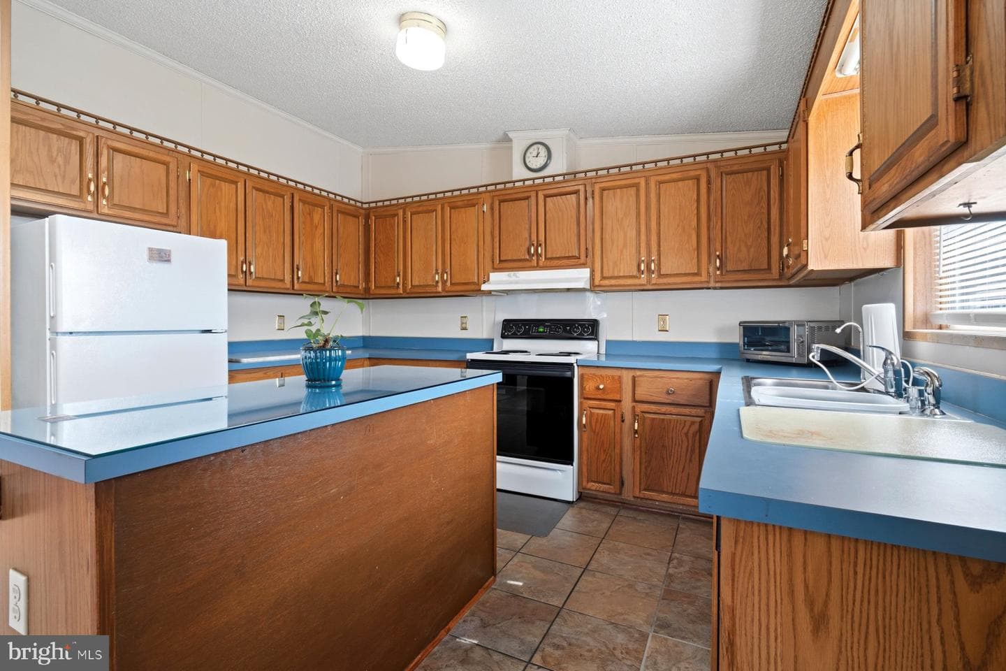 430 Clover Lane photo 7