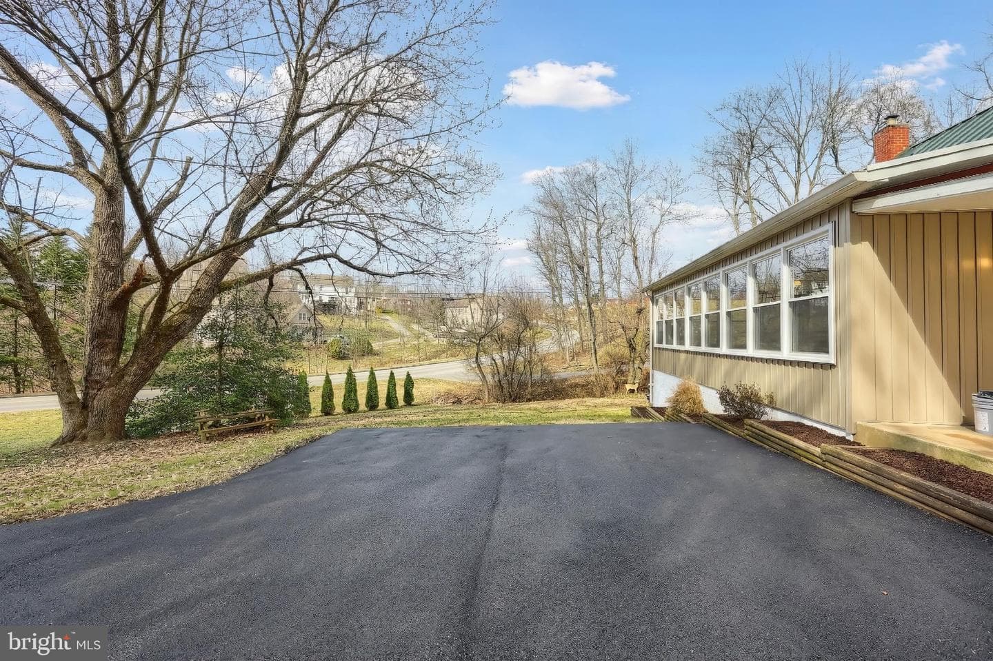 905 Chambers Road photo 17