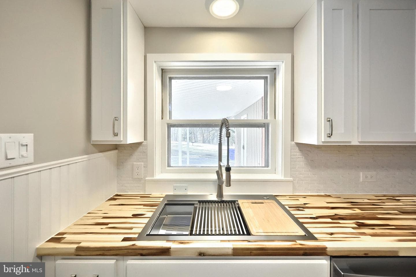 905 Chambers Road photo 37